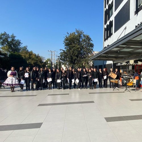 Estudiantes de Pedagogía en Educación Especial muestran su talento creativo en emotiva presentación artística