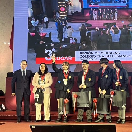 Estudiante del Propedéutico UOH gana junto a su equipo el tercer lugar del Torneo Delibera