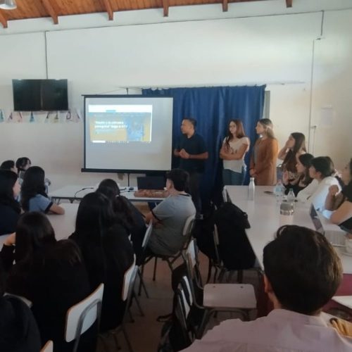 Futuras/os ingenieras/os ambientales UOH promueven la restauración ecológica en escuela rural de Pailimo