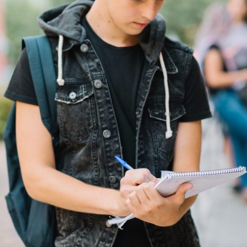 De la ansiedad al éxito: guía infalible para superar el primer año en la universidad