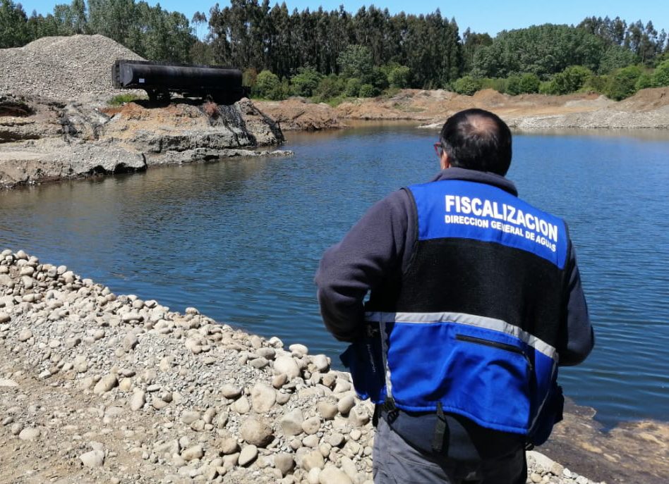 Estudiantes y egresadas/os UOH aplican su conocimiento en la Dirección General de Aguas