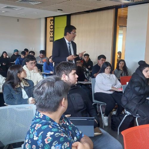 Defensor Regional dio charla a estudiantes de primer año de Derecho UOH