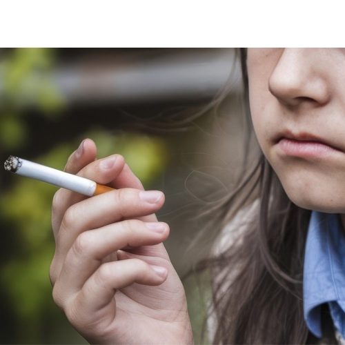 Aumento de consumo de drogas en adolescentes chilenas enciende las alarmas: ¿qué está pasando?