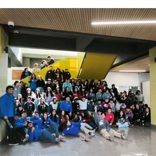Hijas/os de funcionarias/os se preparan para la aventura robótica