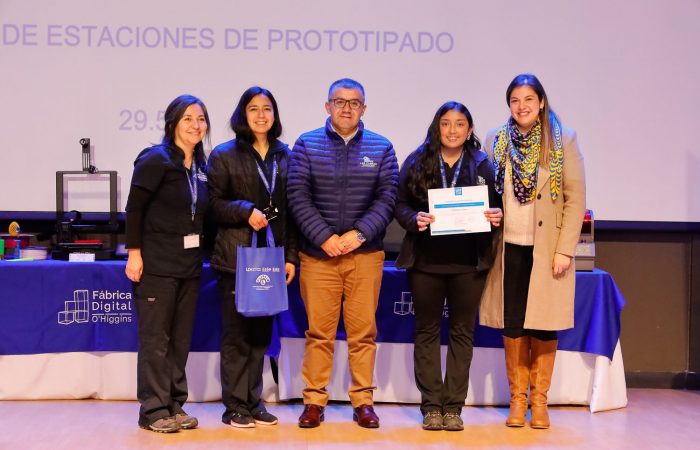 Entrega equipamiento y mobiliario -PROYECTO URO 2395 (4 de 17) Estaciones de prototipado 3D