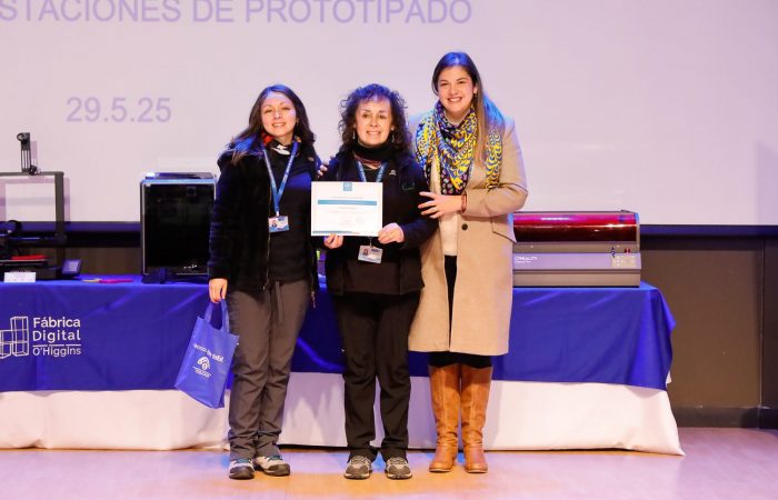 Entrega equipamiento y mobiliario -PROYECTO URO 2395 (6 de 17) Estaciones de prototipado 3D