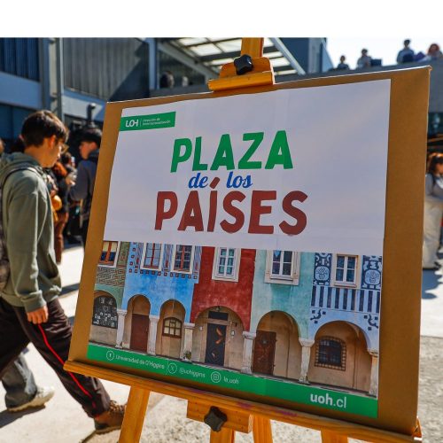 Colores, idiomas y sabores dieron vida a una nueva Plaza de los países en la UOH