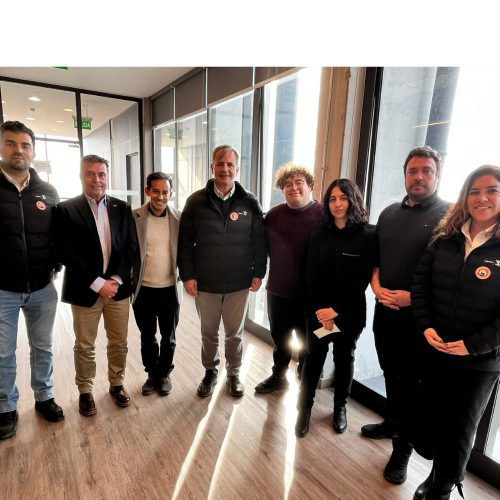 UOH y Minera Valle Central consolidan alianza con entrega de nuevas becas para investigación en biotecnología