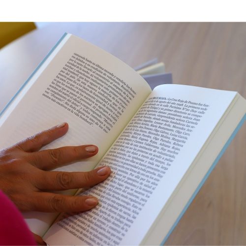 Leer más y gastar menos: beneficios para funcionarias/os UOH en Cervantes y Caza del Libro