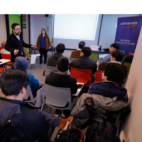 Ciencia de datos al servicio de la industria: estudiantes de Ingeniería UOH conocen desafíos de Agrosuper