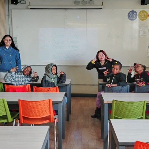 Iniciativa conjunta entre la UOH y Municipalidad de Rancagua fomenta la enseñanza del español a migrantes haitianos