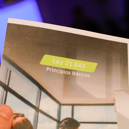 Cultivando espacios seguros: funcionarias/os se suman al diálogo sobre la Ley Karin