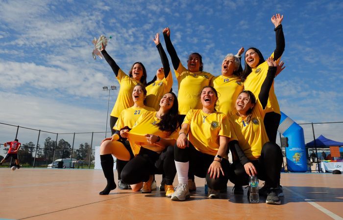 Capitanas y capitanes que inspiran: Paula Farías y Patricio Lisboa lideraron los títulos en el futbolito UOH