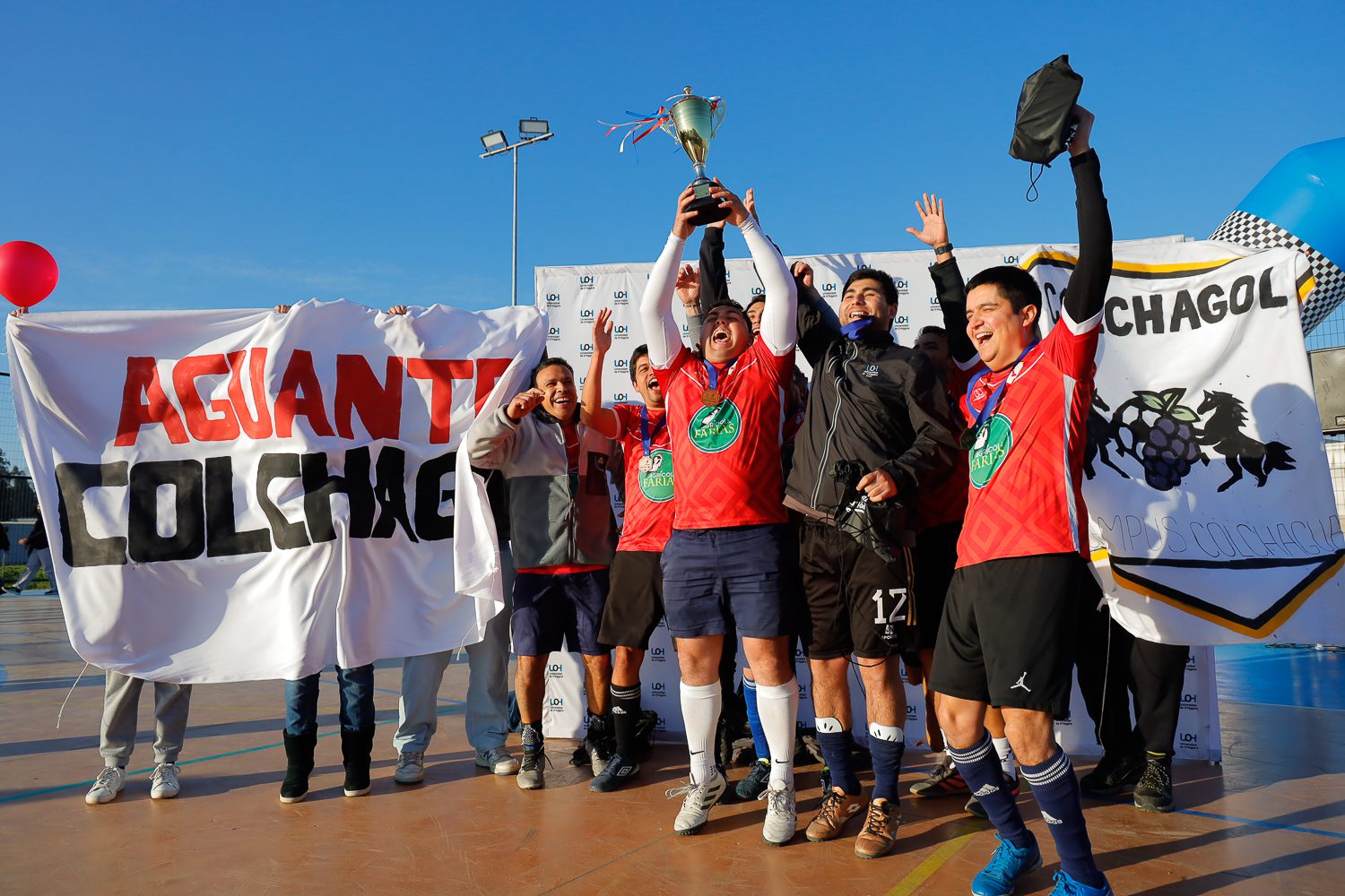 Capitanas y capitanes que inspiran: Paula Farías y Patricio Lisboa lideraron los títulos en el futbolito UOH