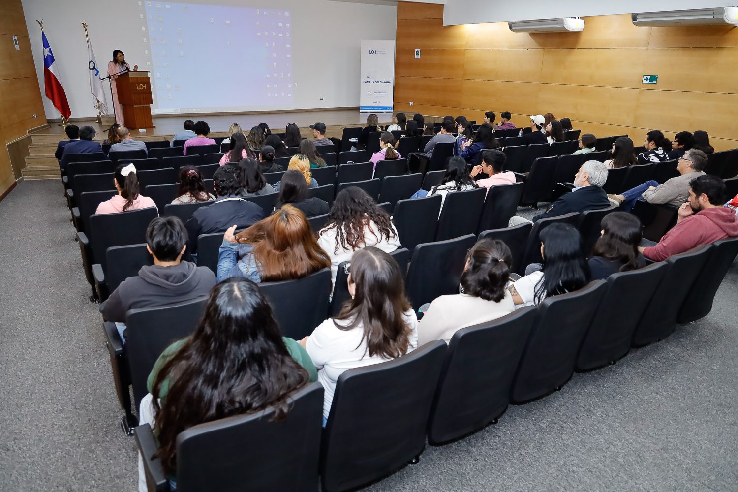 Charlas, operativos y experiencias que consolidan la formación integral en Medicina Veterinaria