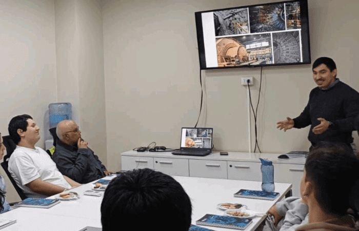 Estudiantes de Ingeniería Civil Mecánica UOH vivieron experiencia inmersiva en planta ME Elecmetal (1) Estudiantes de Ingeniería Civil Mecánica UOH vivieron experiencia inmersiva en planta ME Elecmetal