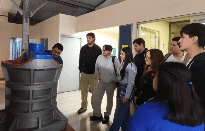 Estudiantes de Ingeniería Civil Mecánica UOH vivieron experiencia inmersiva en planta ME Elecmetal (2) Estudiantes de Ingeniería Civil Mecánica UOH vivieron experiencia inmersiva en planta ME Elecmetal