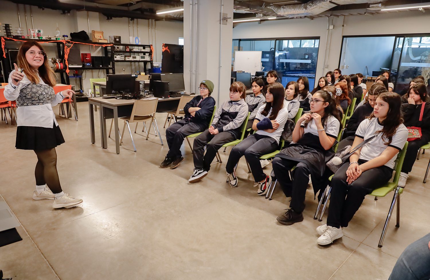 “Mujeres Inspiradoras en la UOH”: CEO de Dreams of Heaven Games ofrece charla a Niñas del Colegio República Argentina