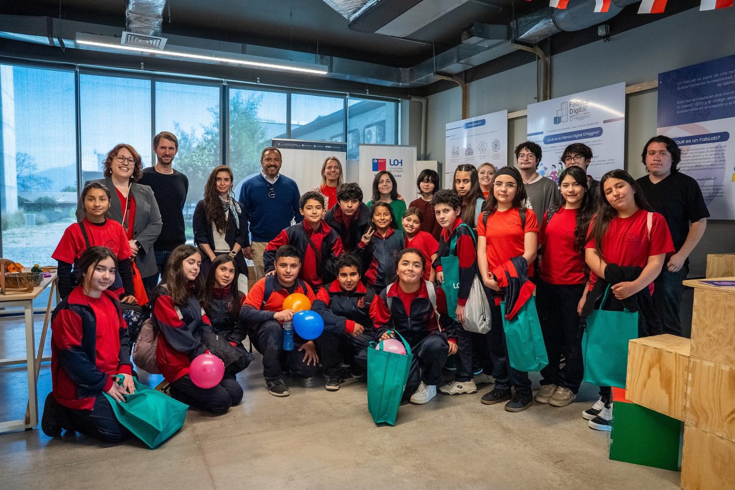 Foto grupo de estudiantes FECI 2025