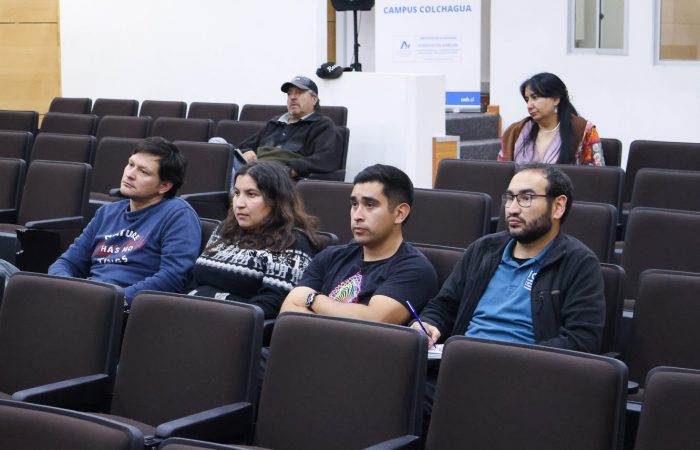 Seminario abordó estrategias para reducir el uso de antimicrobianos en la salmonicultura