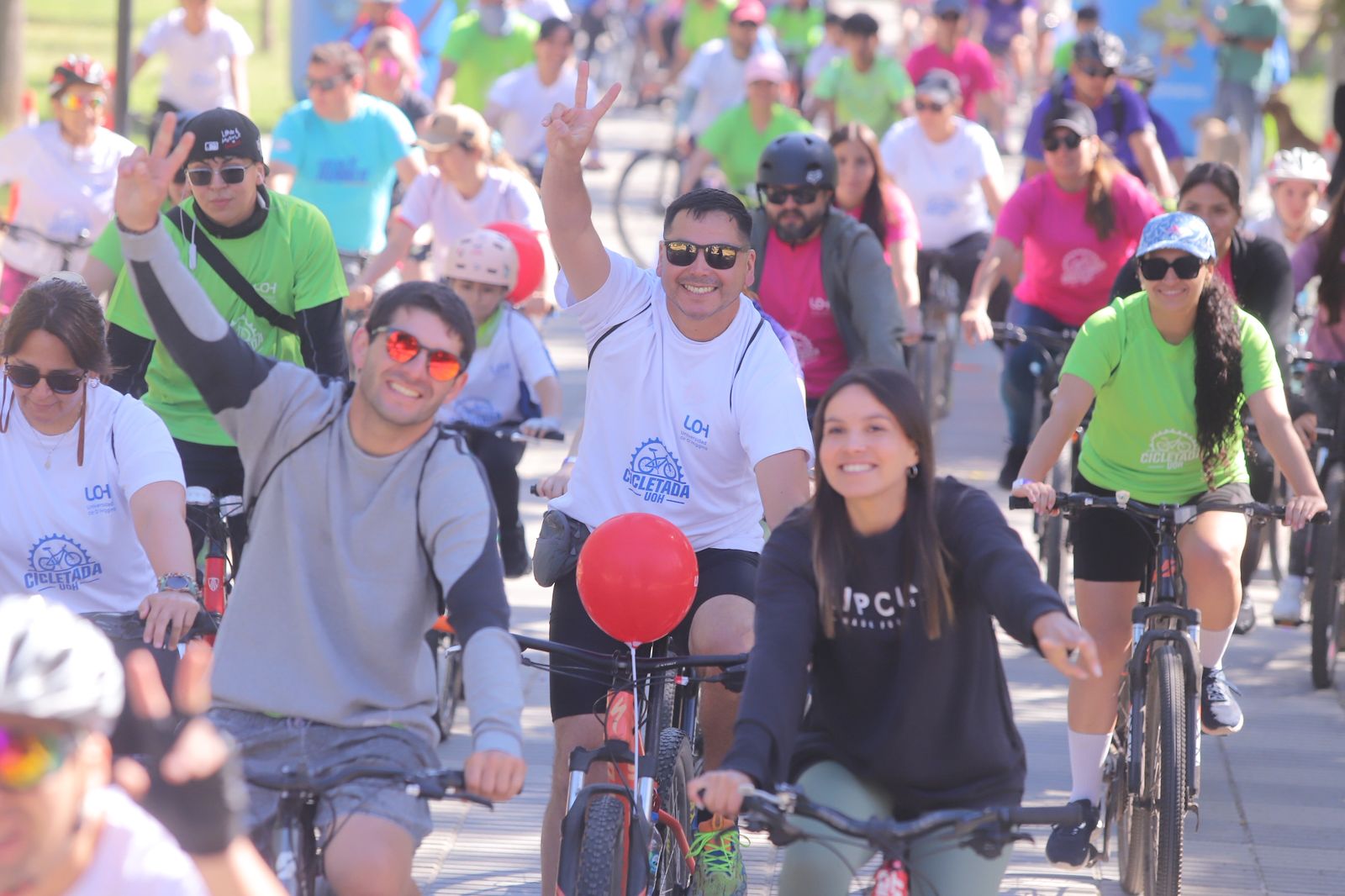 Cientos de participantes dieron vida a la primera Cicletada Color UOH Colchagua