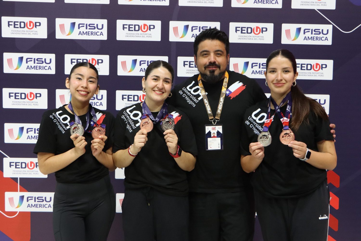 Delegación de Karate UOH sube al podio en Campeonato Panamericano Universitario Delegación de Karate UOH sube al podio en Campeonato Panamericano Universitario
