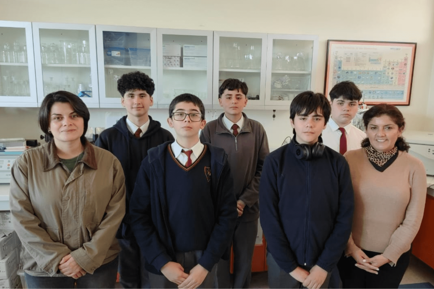 Escolares del Instituto Regional Federico Errázuriz de Santa Cruz exploran la ciencia ambiental en la UOH