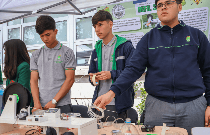 Estudiantes de O’Higgins presentaron innovadoras soluciones en Congreso SaviaLab 2025 (1) Estudiantes de O’Higgins presentaron innovadoras soluciones en Congreso SaviaLab 2025