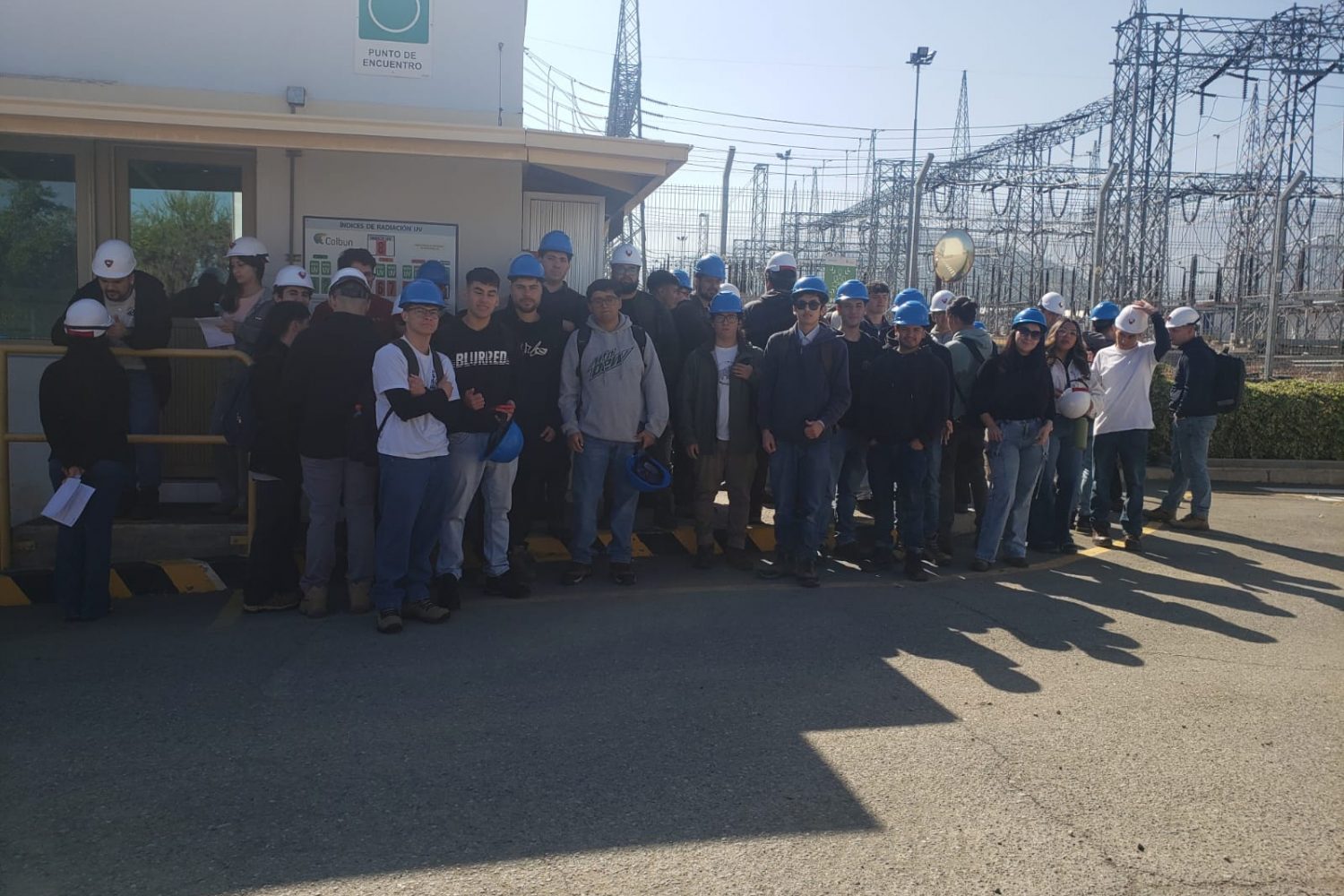 UOH y Colbún refuerzan vínculo académico con visita técnica de estudiantes a la Planta Candelaria UOH y Colbún refuerzan vínculo académico con visita técnica de estudiantes a la Planta Candelaria