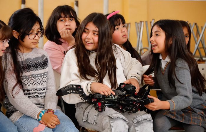 Carrera de Pedagogía en Educación Básica UOH impulsa jornada escolar para explorar la robótica y la innovación