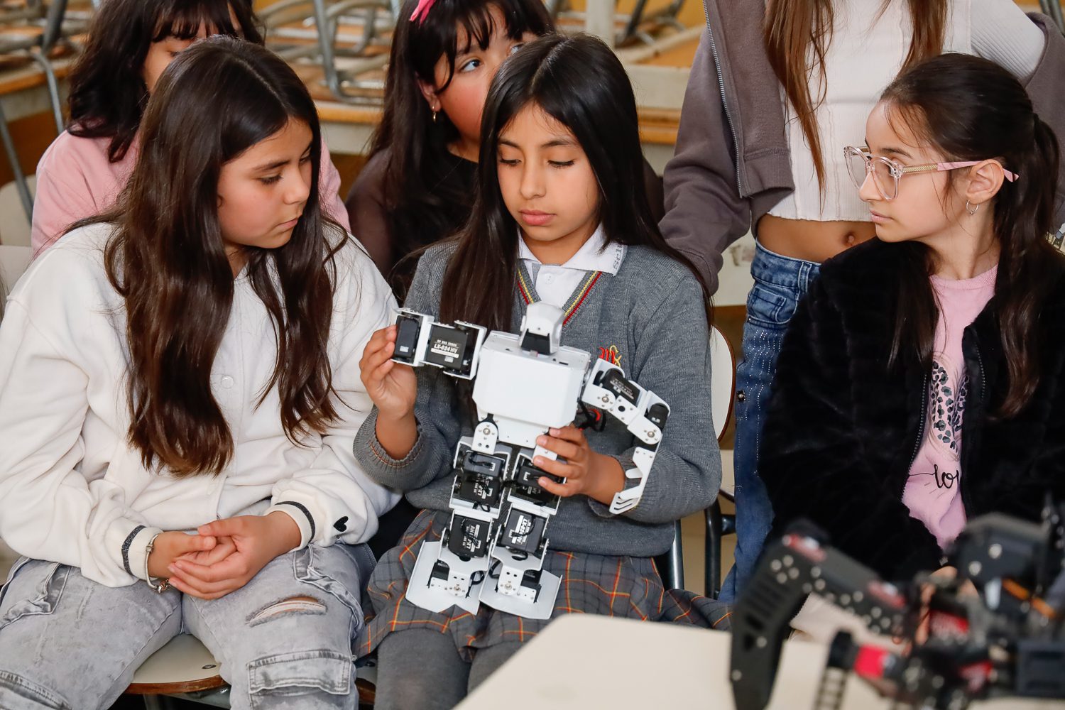 Carrera de Pedagogía en Educación Básica UOH impulsa jornada escolar para explorar la robótica y la innovación