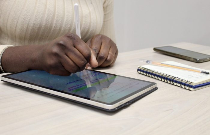 PACE UOH reforzó apoyo para estudiantes de Haití a través de talleres de introducción al español para la vida cotidiana en Chile