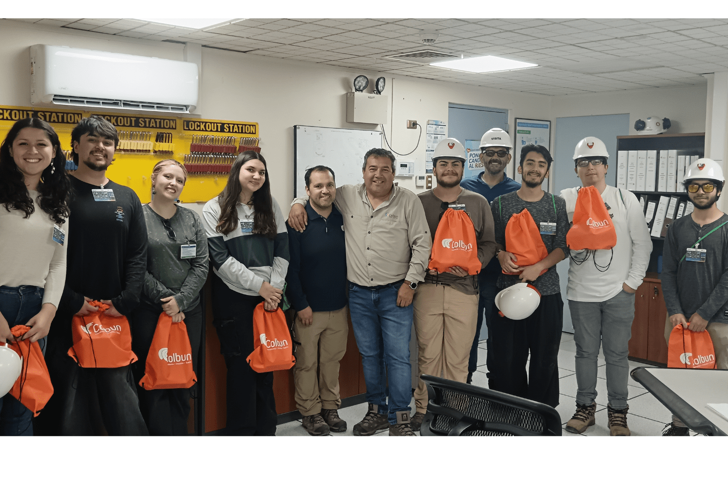 Estudiantes de la Escuela de Ingeniería UOH realizaron visita formativa a la Central Candelaria de Colbún