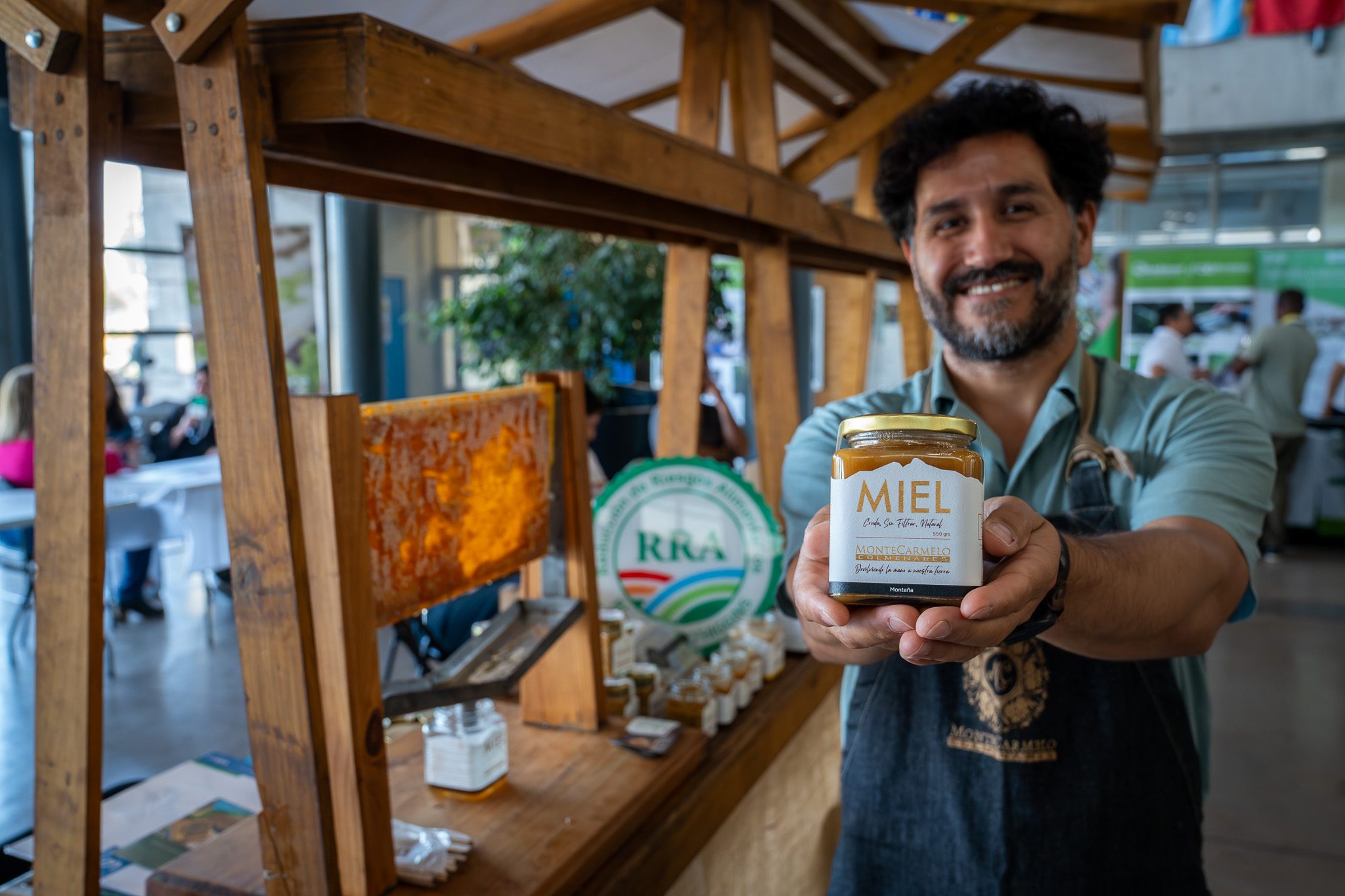 De la colmena al frasco: cómo un sello de inocuidad busca blindar la miel chilena