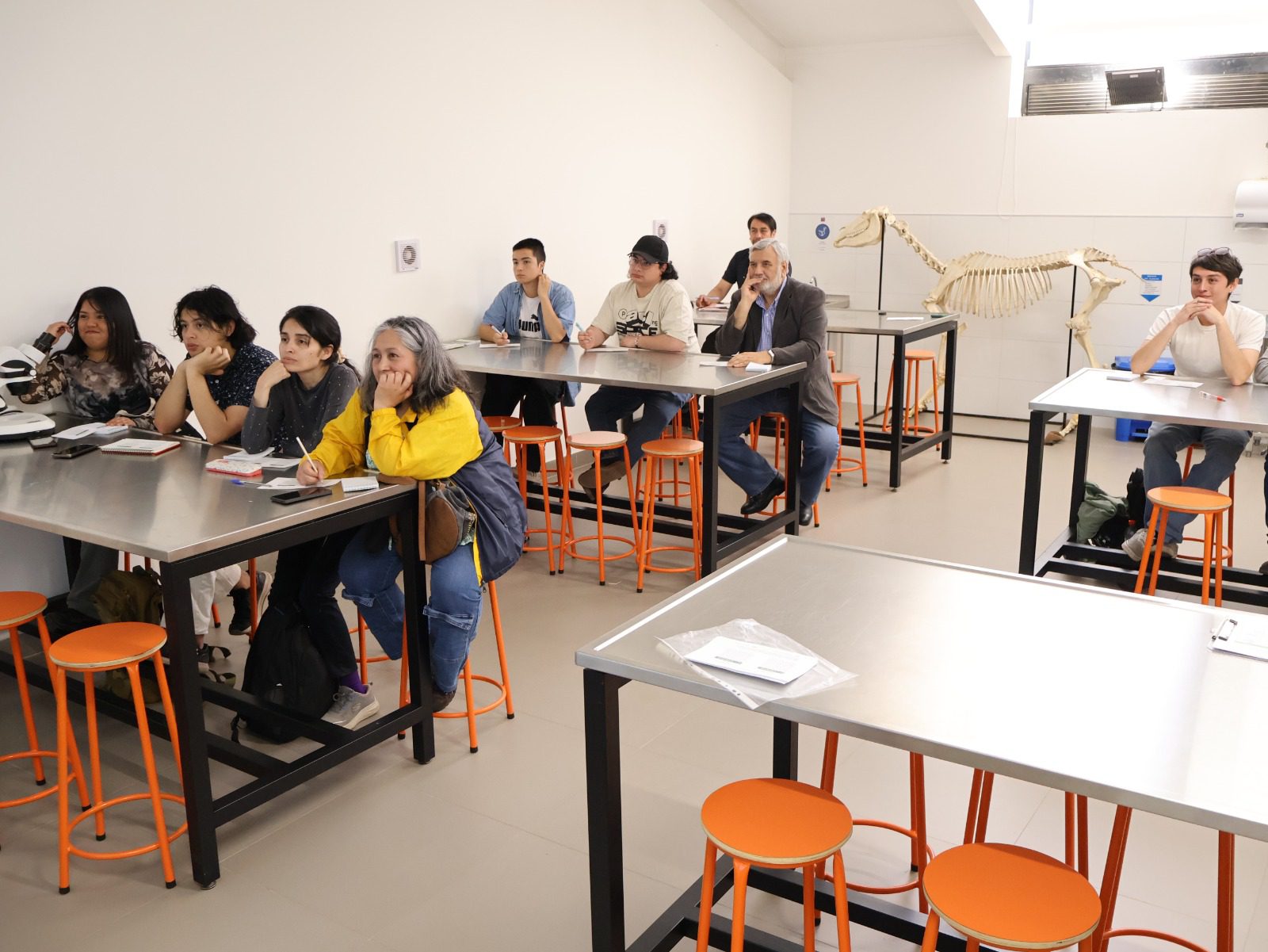 Ingeniería Agronómica UOH fortalece la formación en microbiología de suelos mediante talleres prácticos y trabajo colaborativo