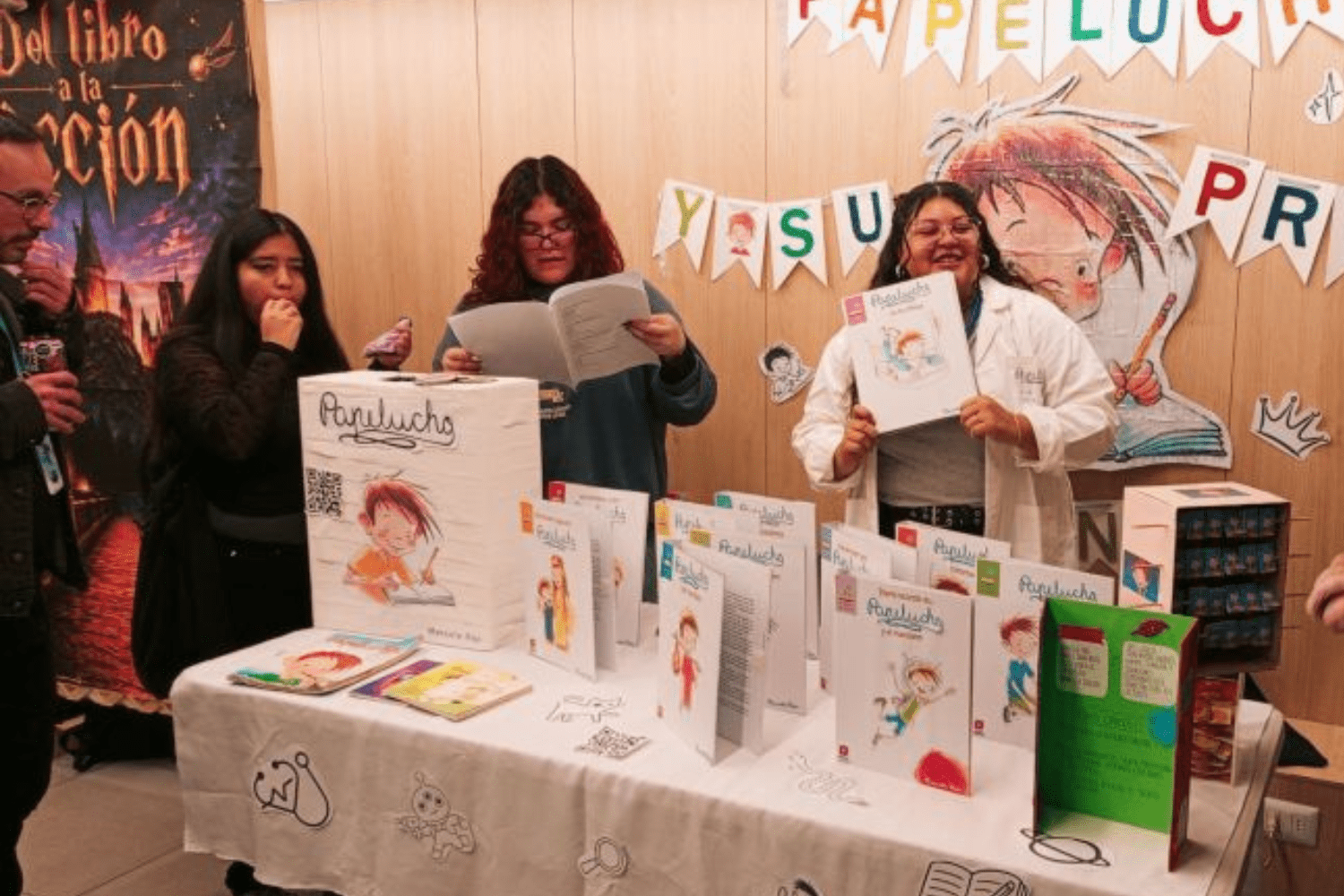 Estudiantes de Pedagogía en Educación Básica celebraron el Día del Libro con feria multimodal en la UOH