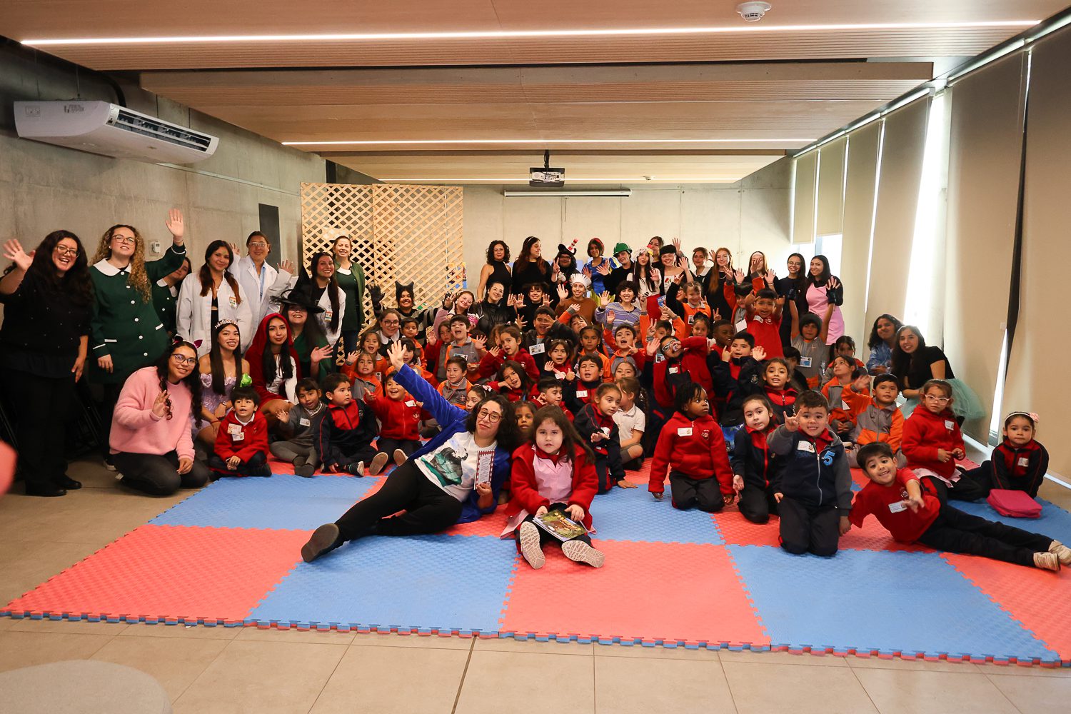 Estudiantes de Pedagogía en Educación Parvularia acercan la lectura a niñas/os en la UOH