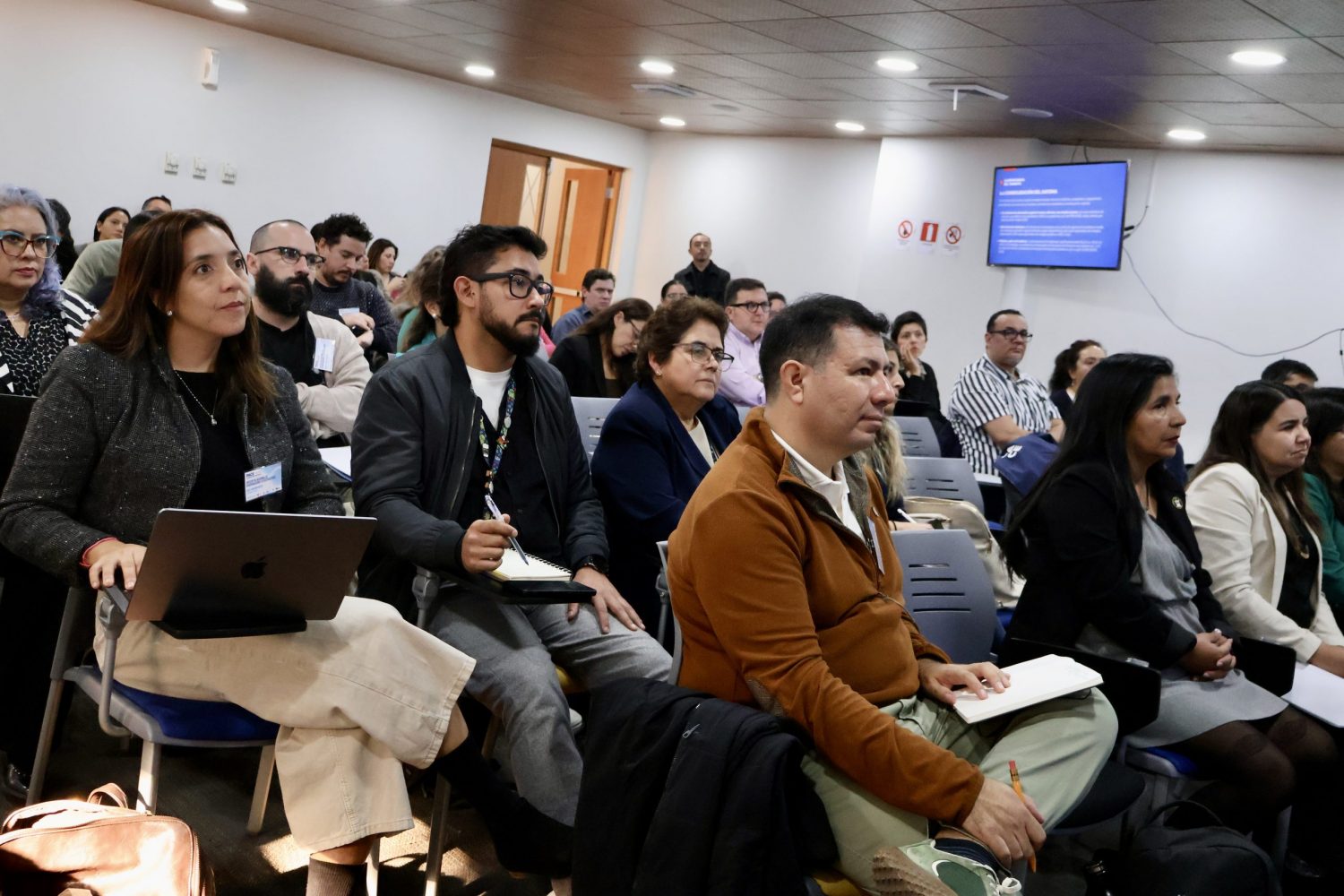 “El Programa PACE continúa”: jefe DIVIA de la Subsecretaría de Educación Superior expuso ante coordinaciones ejecutivas