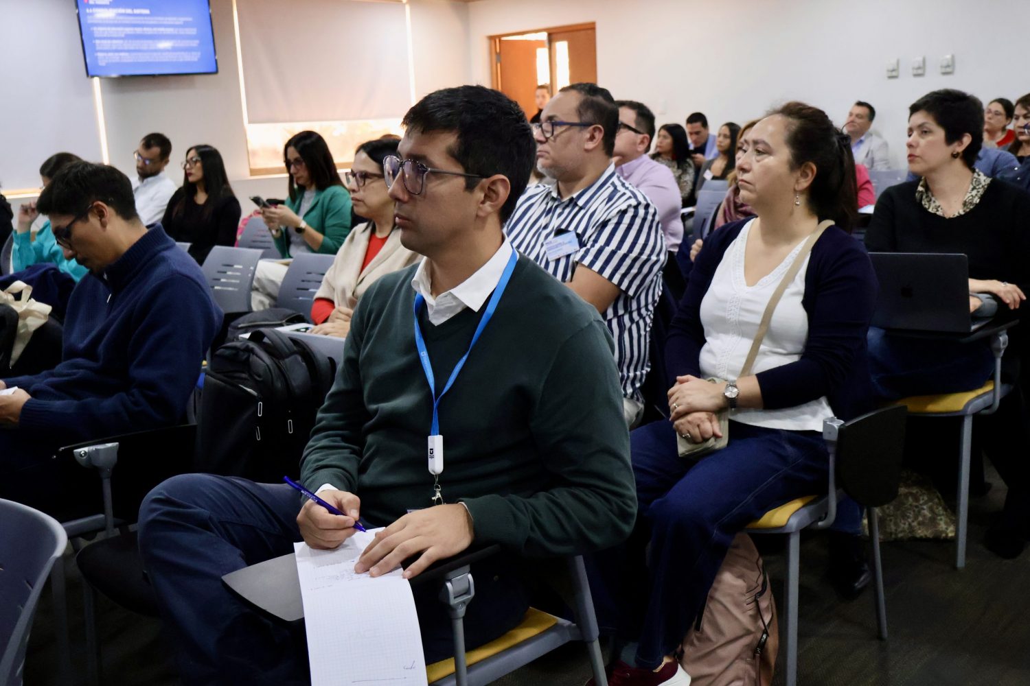 “El Programa PACE continúa”: jefe DIVIA de la Subsecretaría de Educación Superior expuso ante coordinaciones ejecutivas