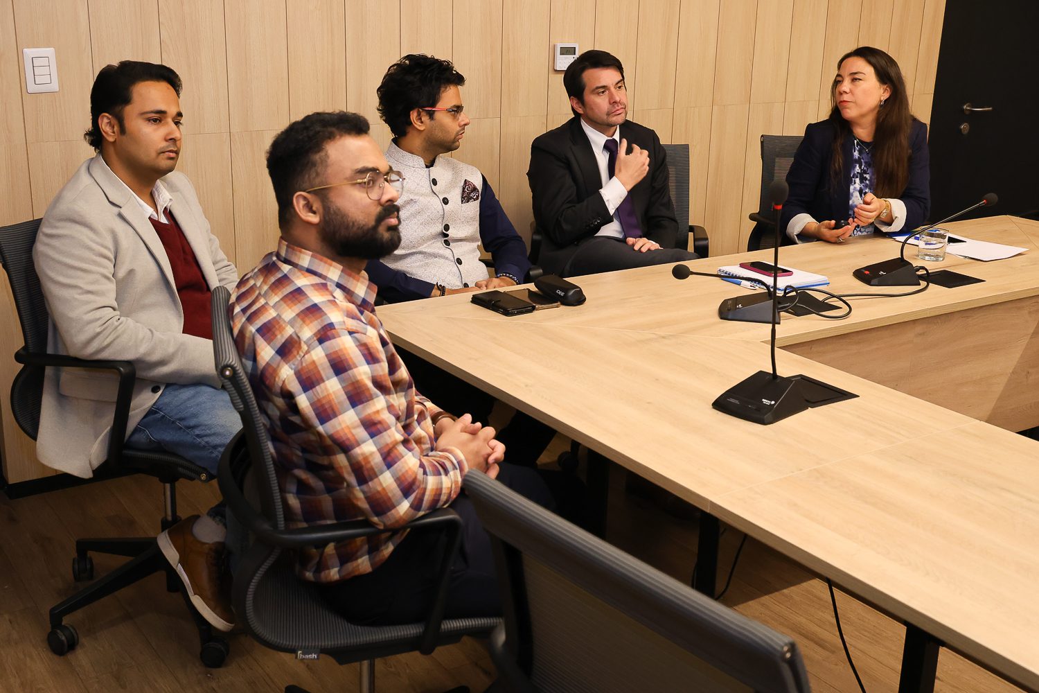 UOH fortalece vínculos con la Embajada de India en Chile en el marco de su Semana Internacional