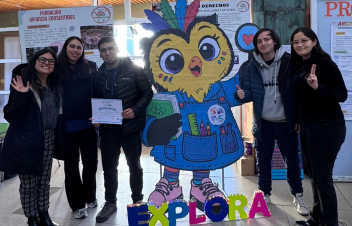 Estudiantes de Pedagogía en Educación Básica y Pedagogía en Ciencias Naturales llevaron experiencias científicas a feria del Aula Hospitalaria en Rancagua