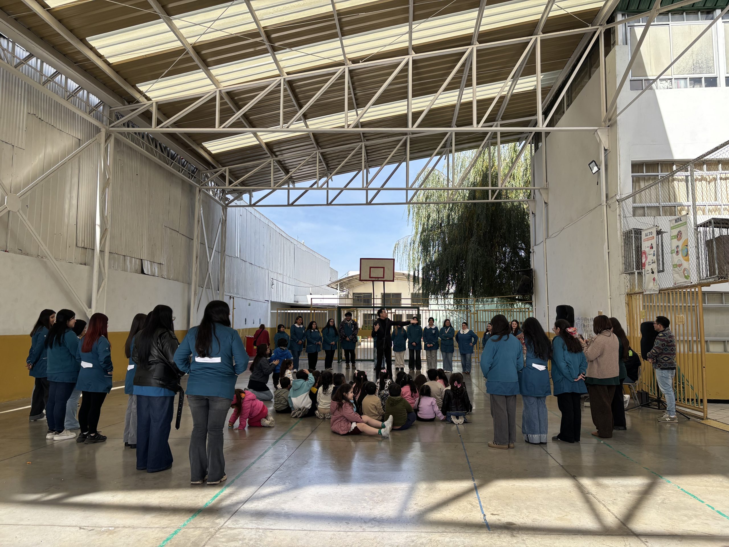 Estudiantes de Pedagogía en Educación Especial impulsan cuentos sensoriales inclusivos junto a comunidad escolar