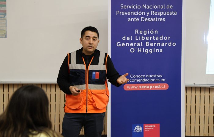 Escuela de Educación UOH y Senapred capacitan a futuras/os docentes en gestión del riesgo y seguridad escolar