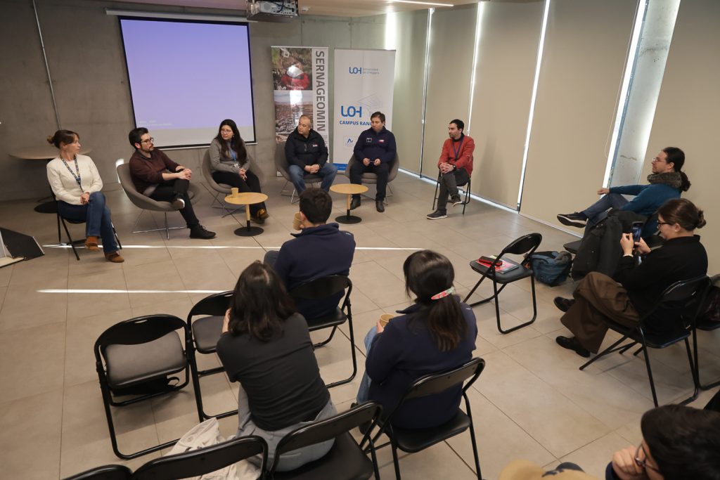 Jornada de actualización de la cartografía de peligros volcánicos en la Zona Central de Chile-22 UOH colaborará con Sernageomin en la cartografía de los peligros volcánicos de la zona central de Chile