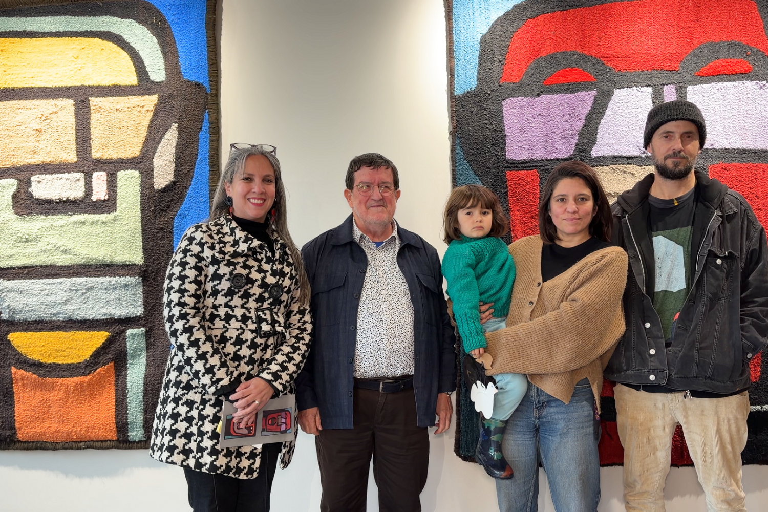 Del muro a los tapices: Desde Cáhuil presentan la obra del Mono González a una nueva fuerza expresiva