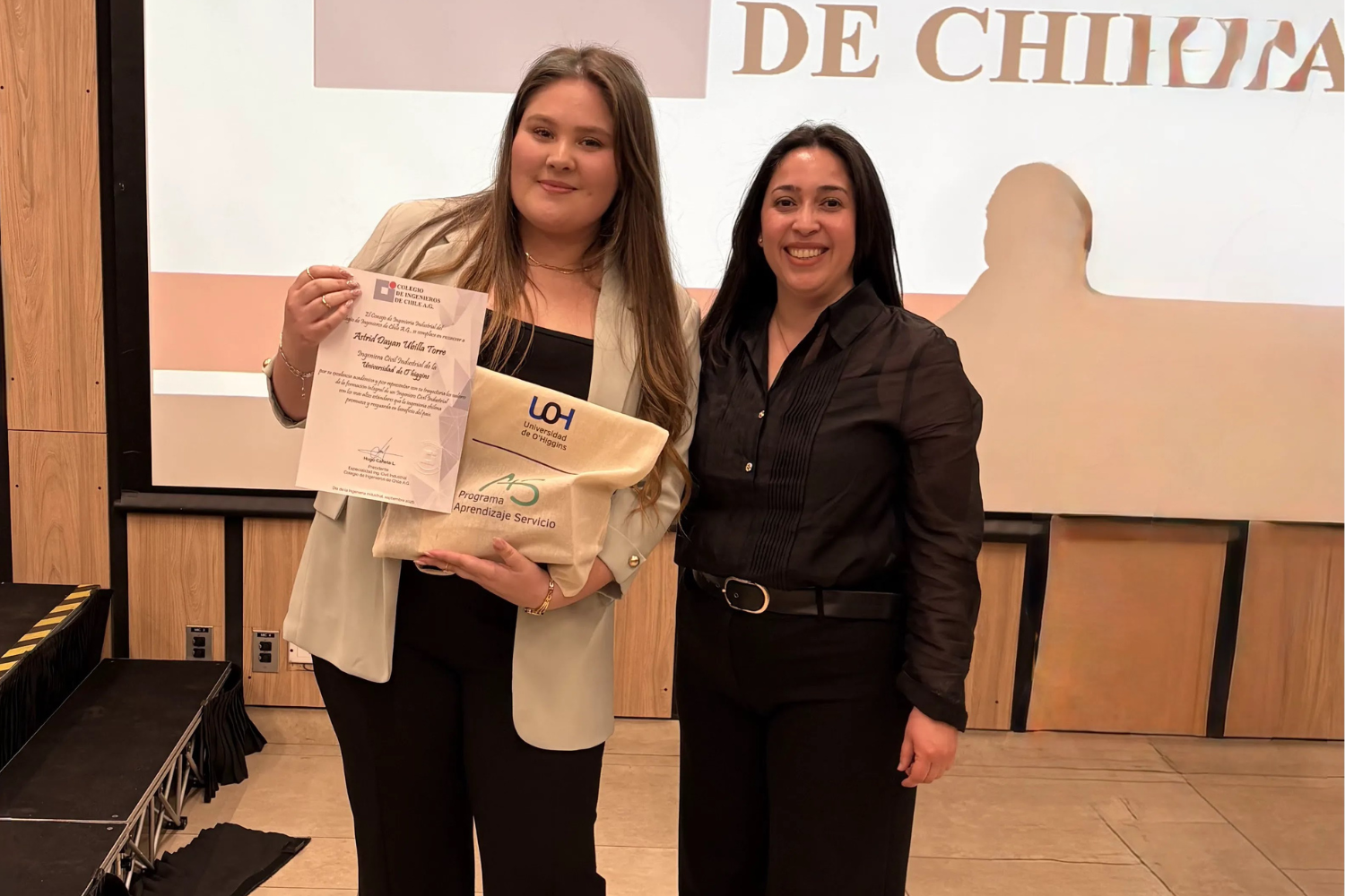 Estudiante UOH recibe reconocimiento en jornada nacional de Ingeniería Industrial