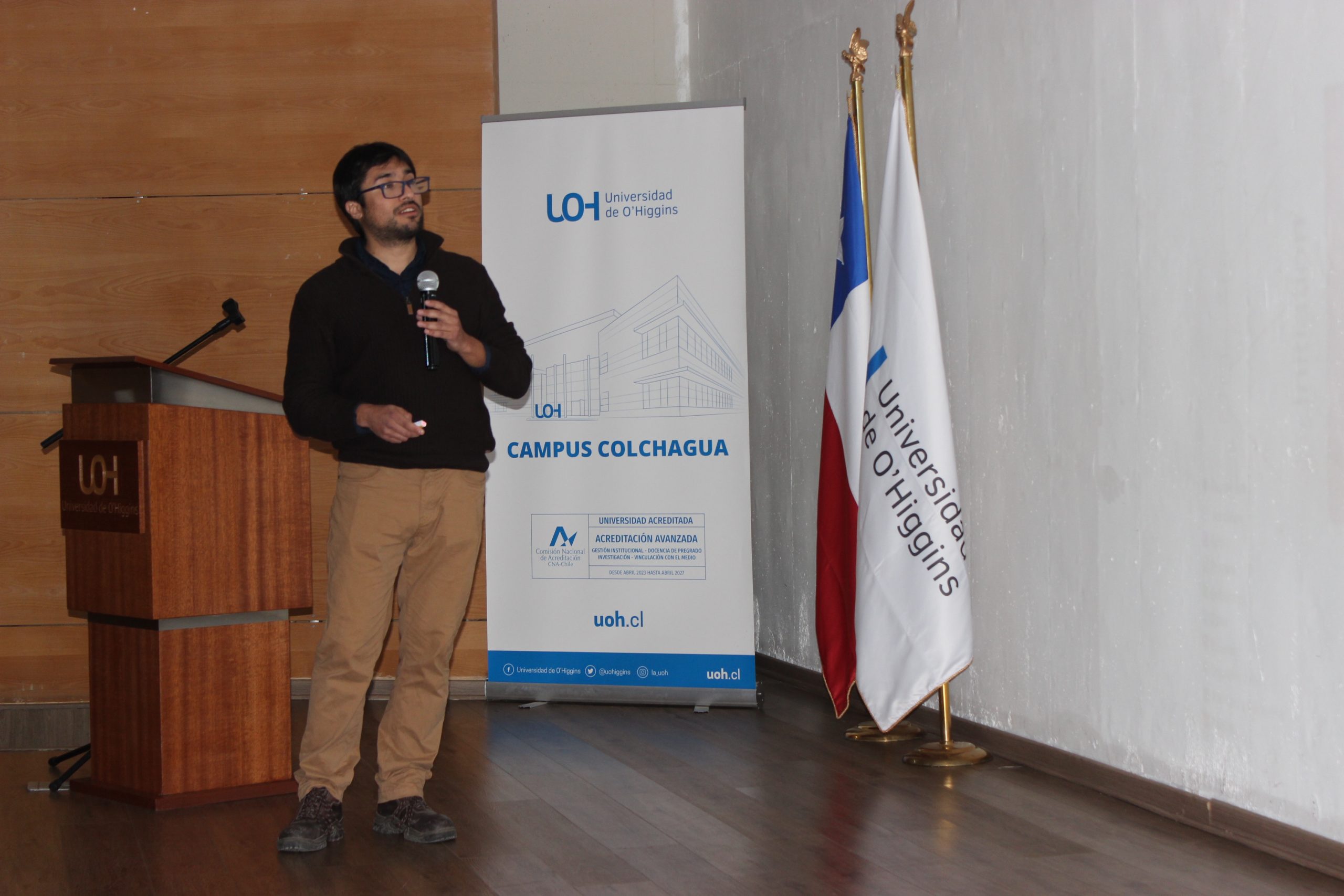 Seminario ICA3 abordó el rol del óxido nítrico en la formación de raíces del tomate bajo déficit hídrico