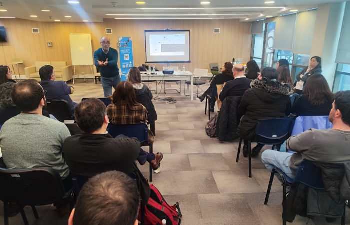 Docente de Administración Pública expone sobre los desafíos de la modernización del Estado