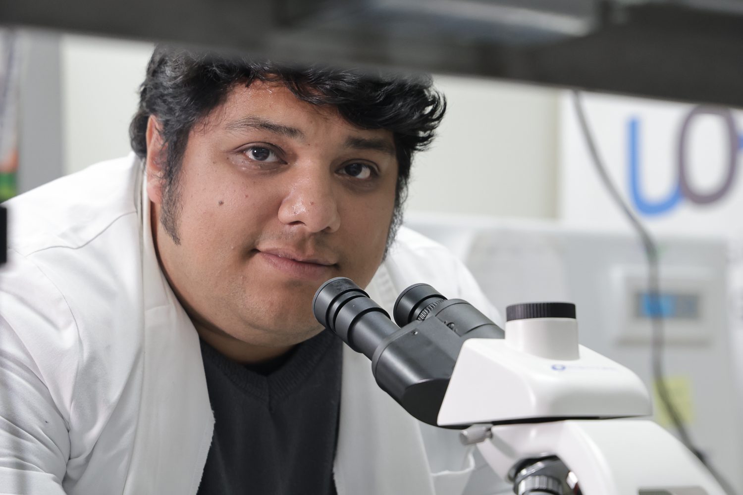 De fuerzas aisladas a señales integradas: estudiante UOH publica capítulo de su tesis doctoral sobre el comportamiento del endotelio