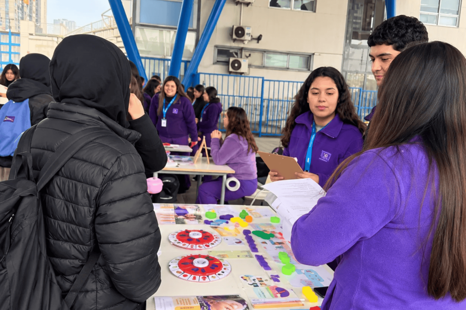 Futuros nutricionistas UOH acercan la vida saludable a estudiantes de enseñanza media